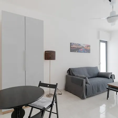 Guesthost - Cimiano M2 Cosy Apartamento